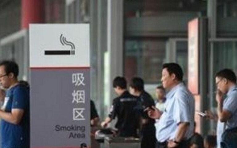 Espace fumeur à l&rsquo;aéroport Shanghai Pudong : Où faire une pause cigarette à son arrivée en Chine